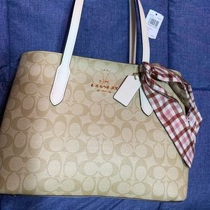 NWT Coach Sig Avenue Cryyll Purse